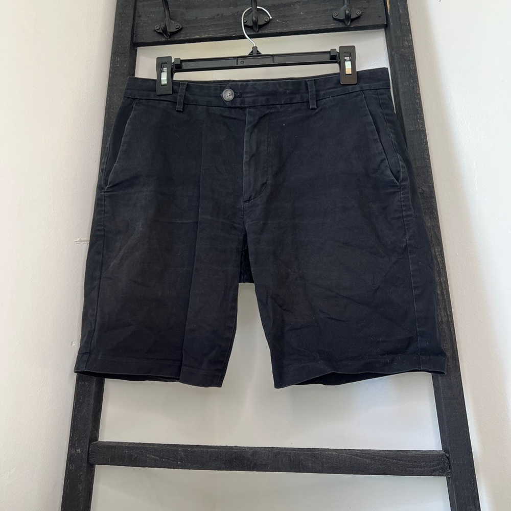 Reiss Men's Black Flat Front Shorts